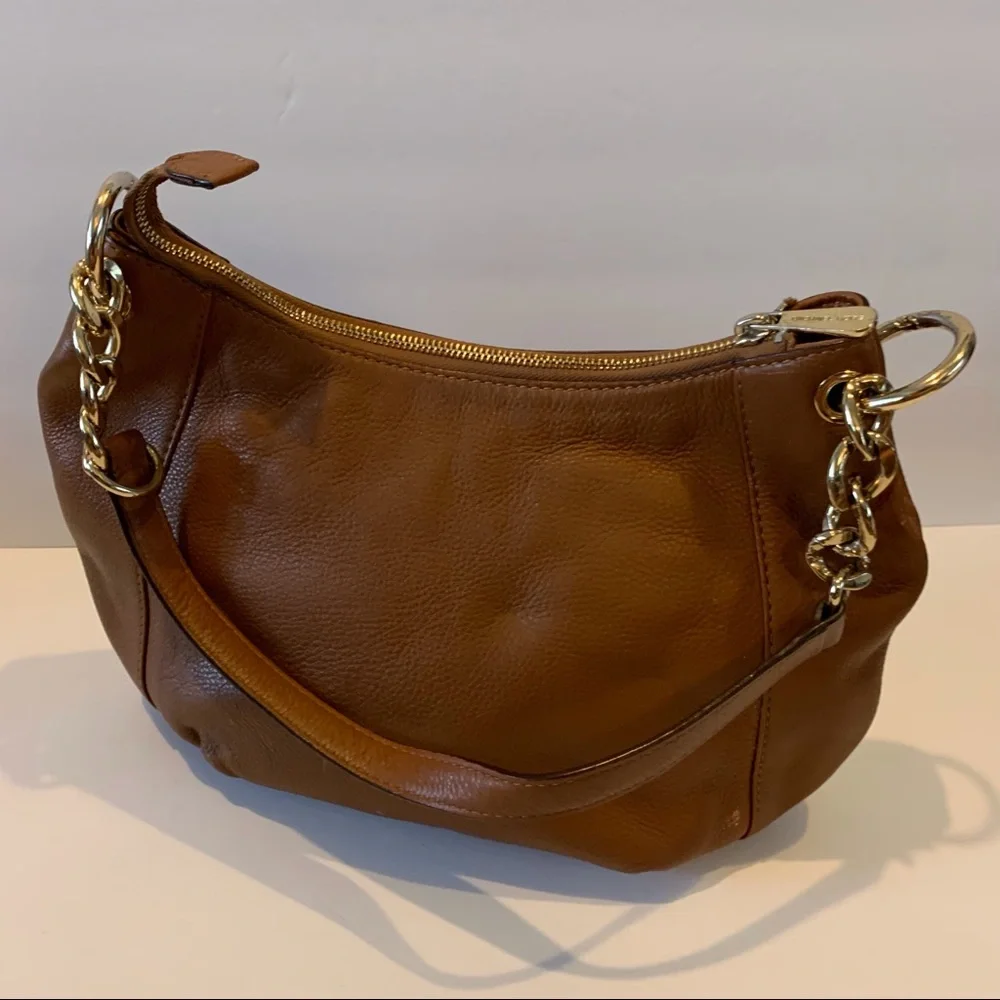 Michael Kors adorable shoulder